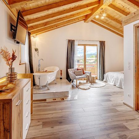 Landhaus Trinis - Gaestezimmer - Bad - Bett - Kleine Kaffee - Tee-Theke Mit Kuehlschrank - Parkplatz Rottach-Egern Exterior foto