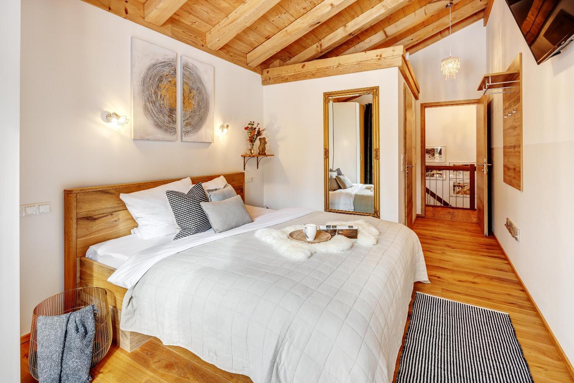 Landhaus Trinis - Gaestezimmer - Bad - Bett - Kleine Kaffee - Tee-Theke Mit Kuehlschrank - Parkplatz Rottach-Egern Exterior foto