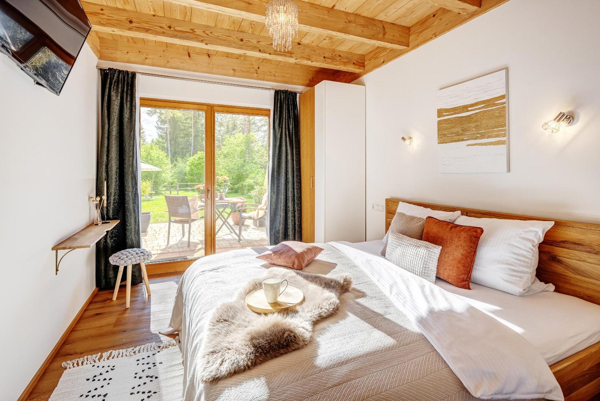 Landhaus Trinis - Gaestezimmer - Bad - Bett - Kleine Kaffee - Tee-Theke Mit Kuehlschrank - Parkplatz Rottach-Egern Exterior foto