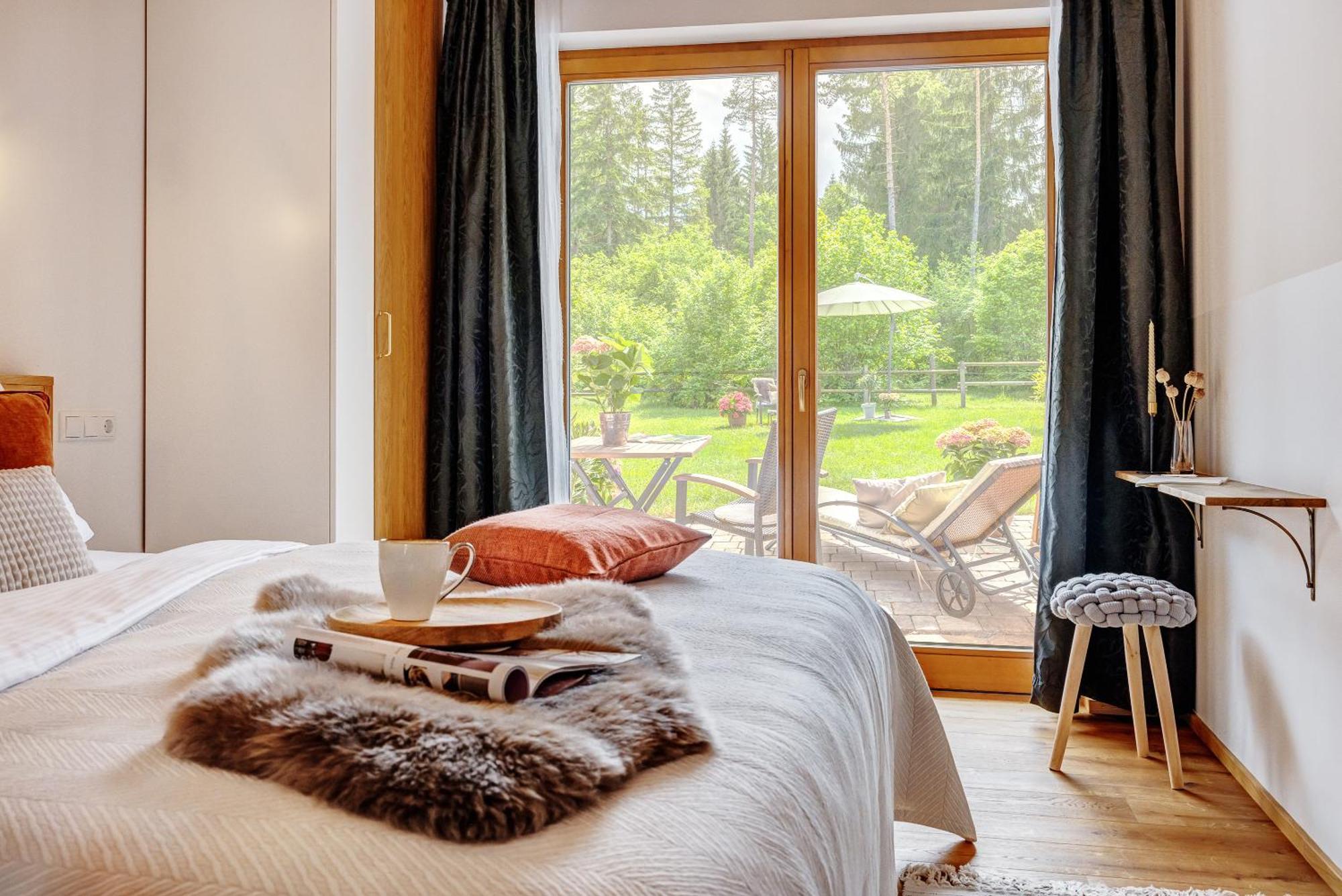 Landhaus Trinis - Gaestezimmer - Bad - Bett - Kleine Kaffee - Tee-Theke Mit Kuehlschrank - Parkplatz Rottach-Egern Exterior foto