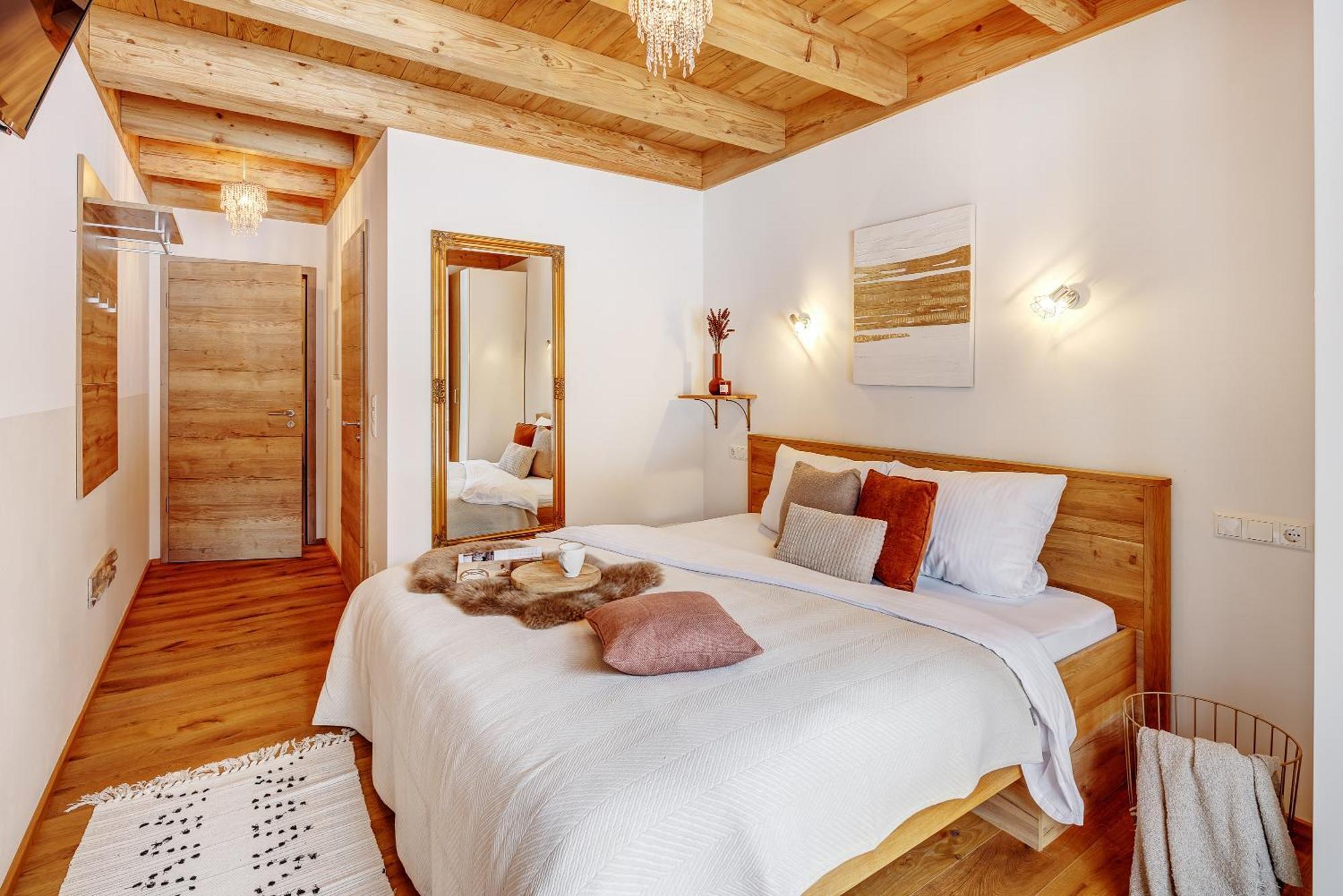 Landhaus Trinis - Gaestezimmer - Bad - Bett - Kleine Kaffee - Tee-Theke Mit Kuehlschrank - Parkplatz Rottach-Egern Exterior foto