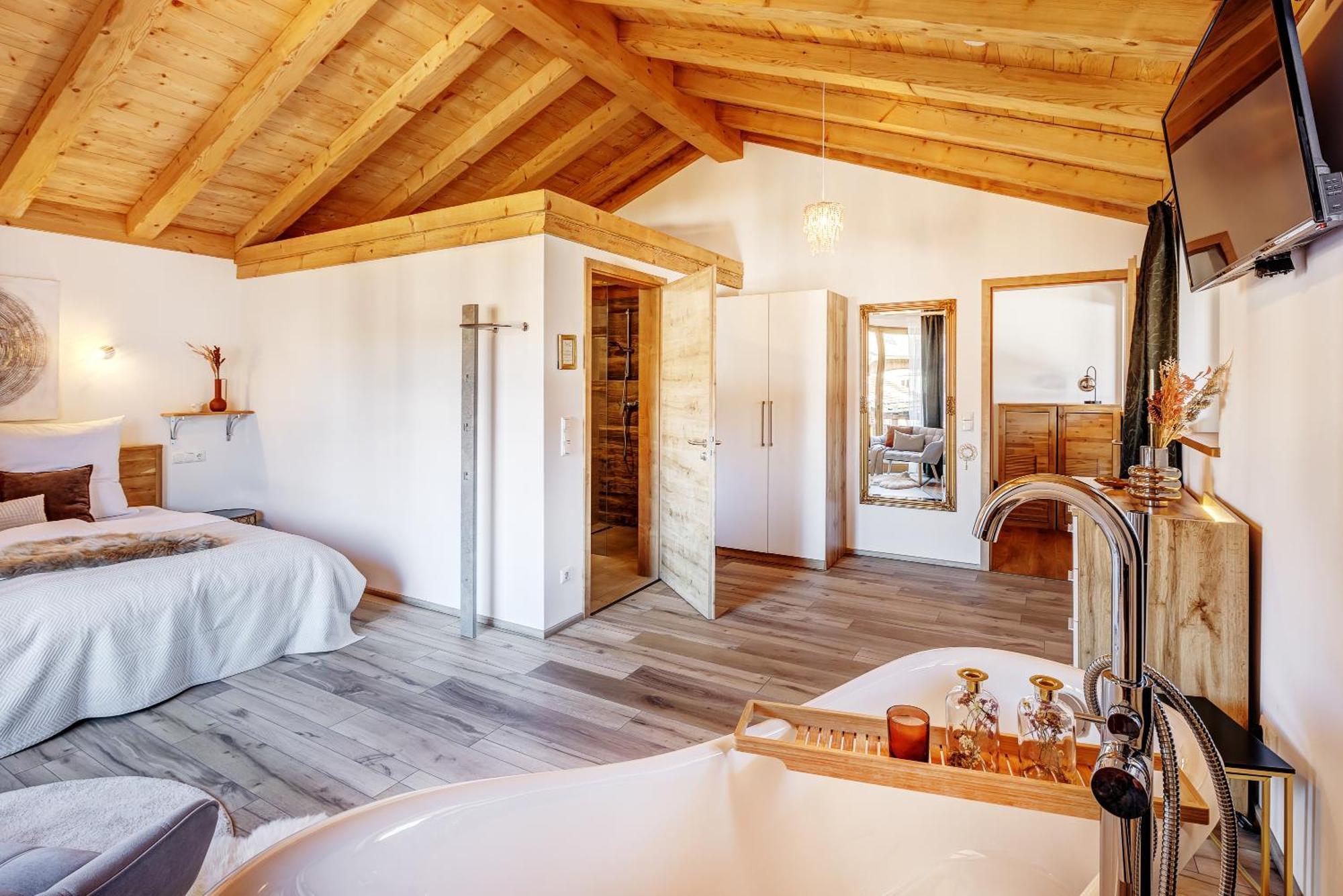 Landhaus Trinis - Gaestezimmer - Bad - Bett - Kleine Kaffee - Tee-Theke Mit Kuehlschrank - Parkplatz Rottach-Egern Exterior foto